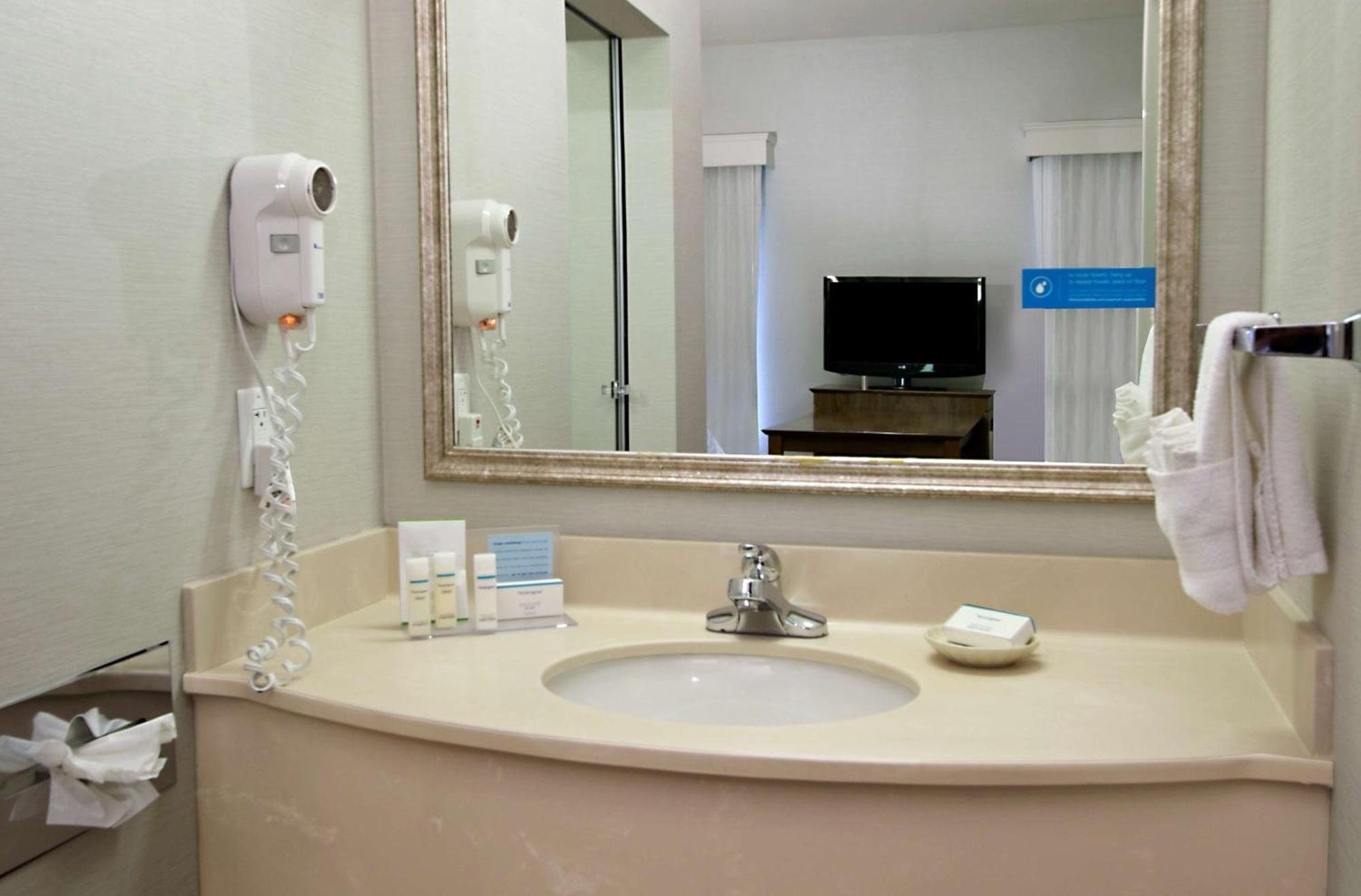 Hampton Inn & Suites Columbus Гілліард Екстер'єр фото