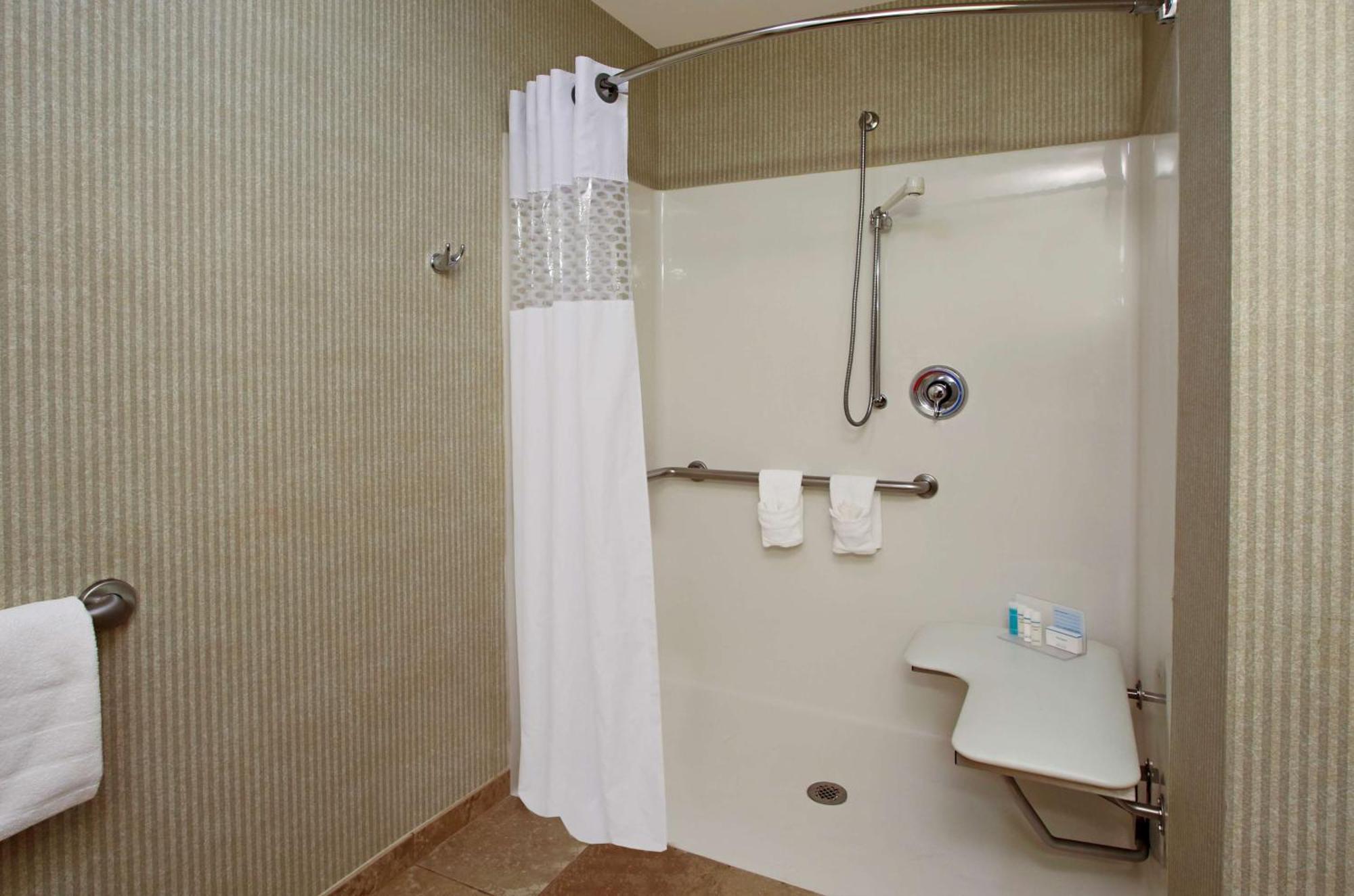 Hampton Inn & Suites Columbus Гілліард Екстер'єр фото