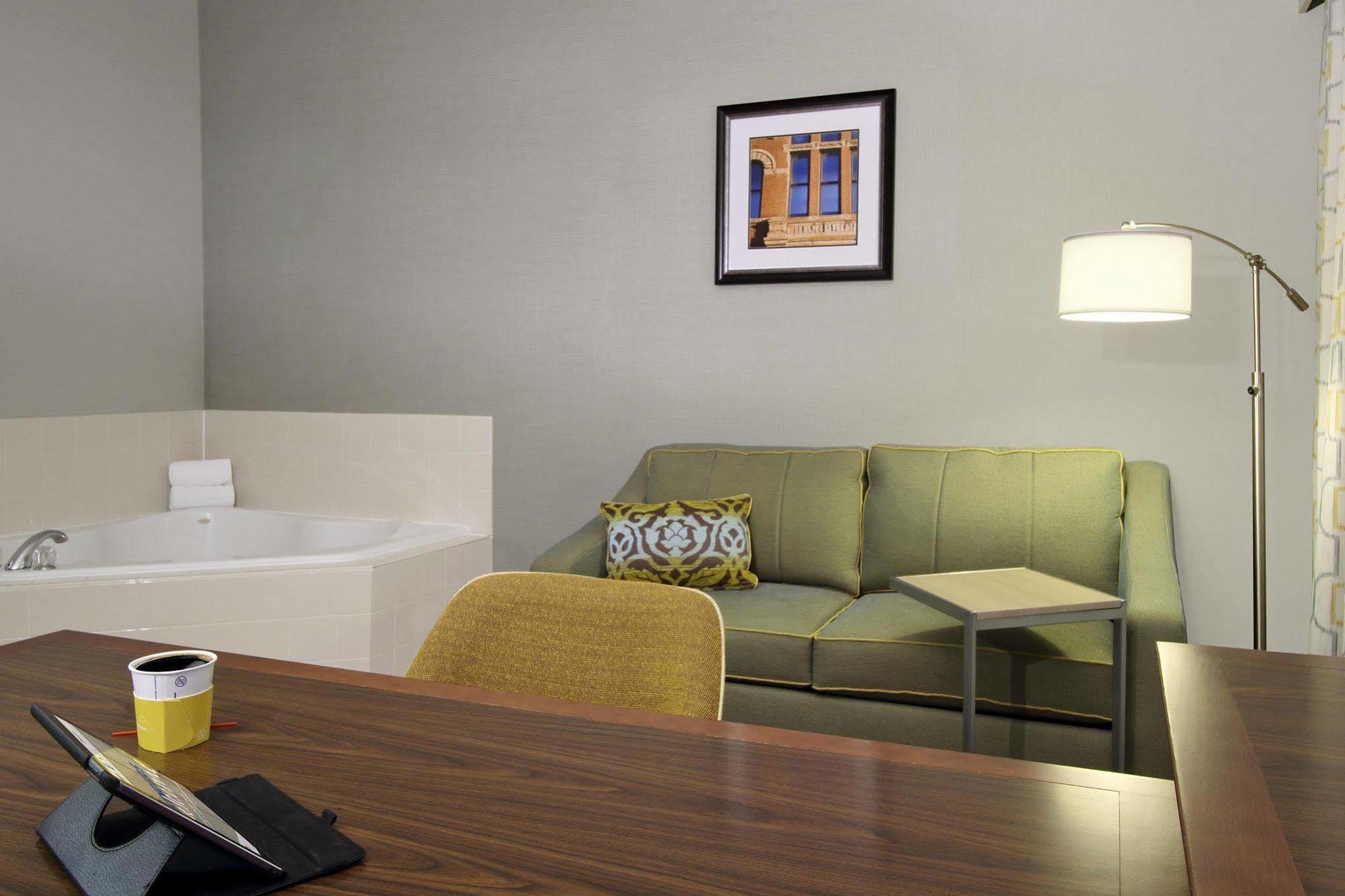 Hampton Inn & Suites Columbus Гілліард Екстер'єр фото