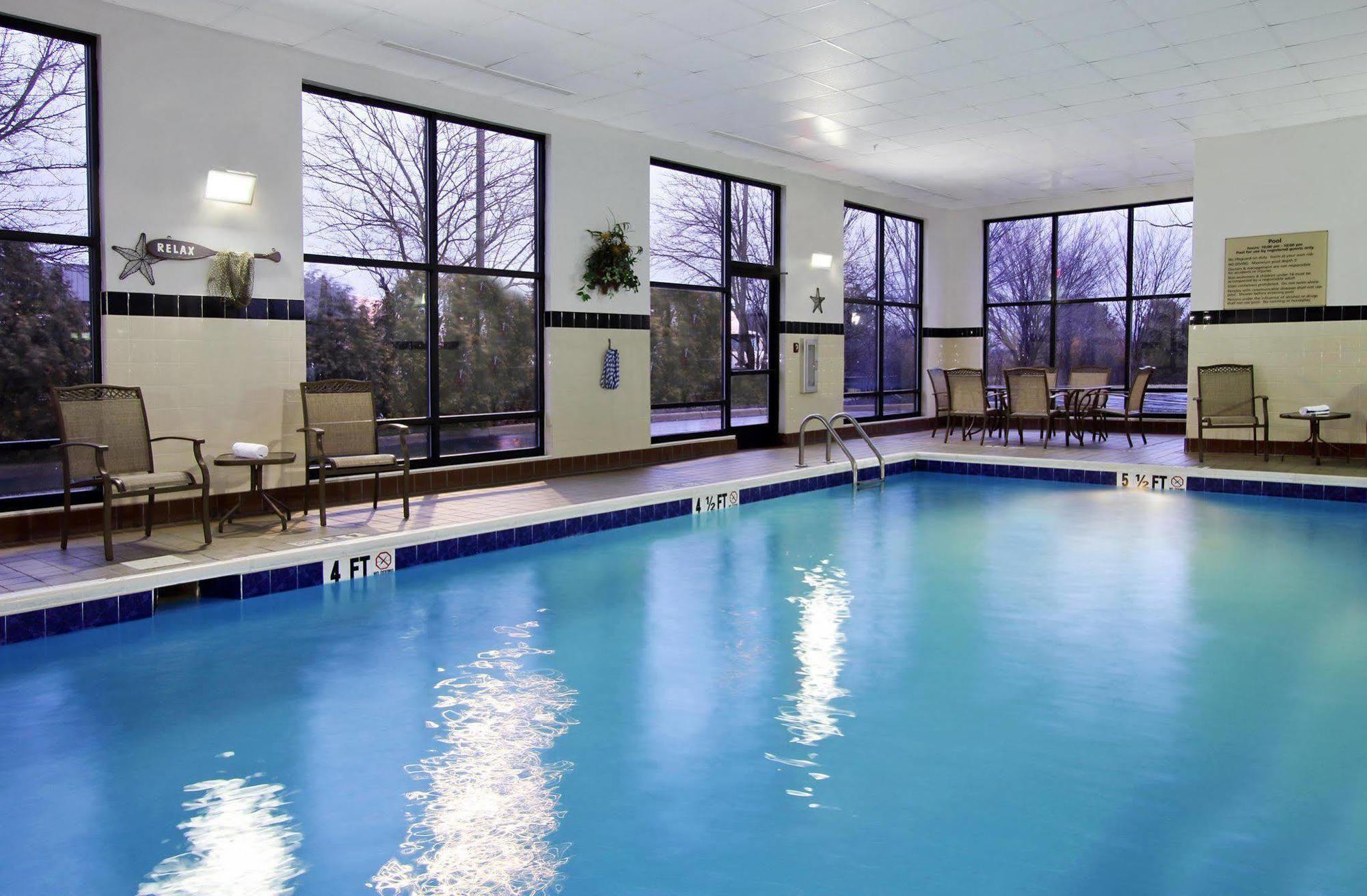 Hampton Inn & Suites Columbus Гілліард Екстер'єр фото